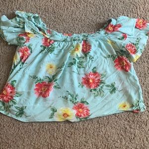 Off the shoulder crop